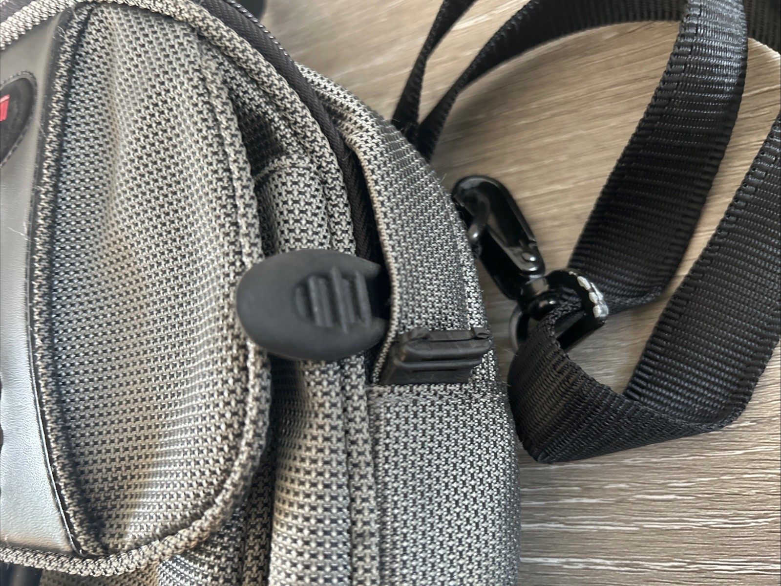 TUMI T2 Ballistic Nylon Camera/Travel Bag in Grey & Black,  Gently Used image 7