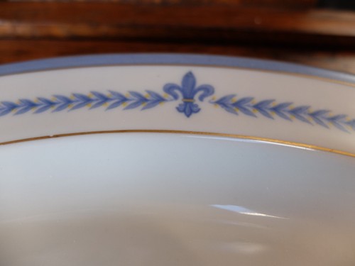 Vintage Regal Lamberton Ivory China Puritan Fleur de Lis 12 Inch Platter - Picture 4 of 5