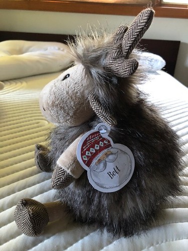 Nuevo con etiquetas Pier 1 Importaciones Bolt the Deer 13" peluche esponjoso Navidad 2018 juguete de reno - Imagen 4 de 5