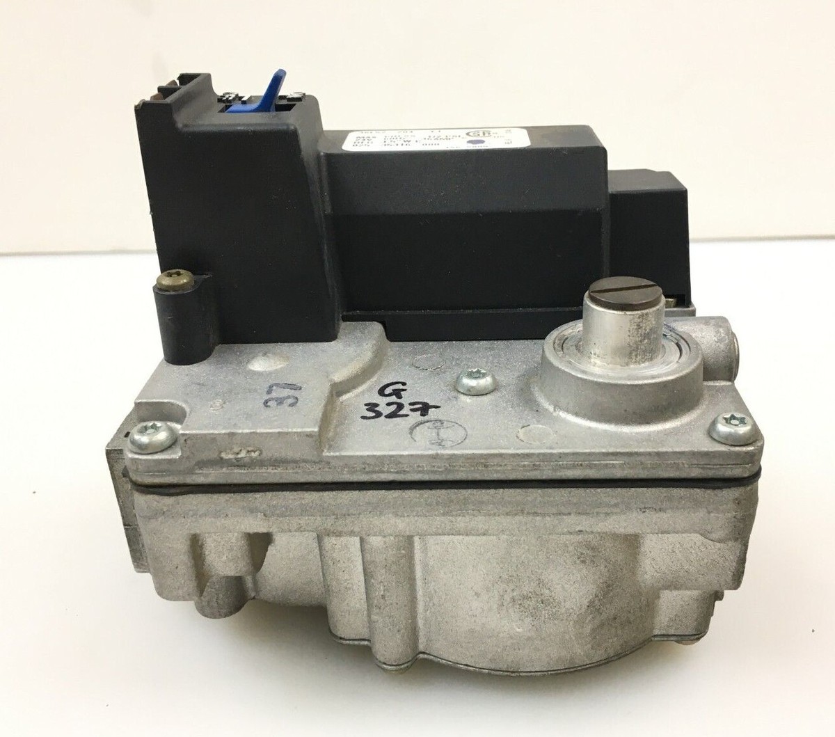 White Rodgers 36F52-204 E1 HVAC Furnace Gas Valve 025-35316-000