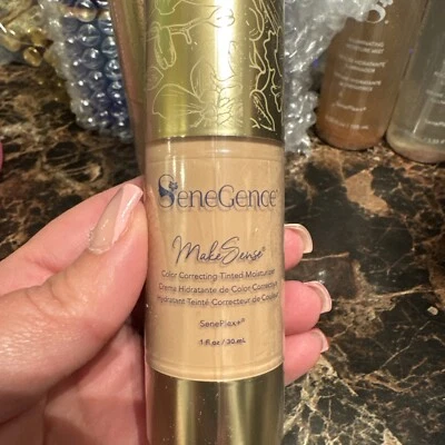 LIGHT MEDIUM SeneGence Color Correcting Tinted Moisturizer $2.15 SHIPPING