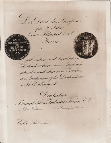 Presse Foto Dank des Bergbaus für 50 Jahre Treue Halle Saale Urkunde 20er
