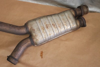 06 MERCEDES CLS Cls55 AMG W219 Exhaust Resonator Pipe