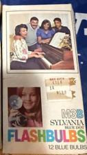 SYLVANIA---M3B--BLUE DOT FLASH BULB---12 BULBS