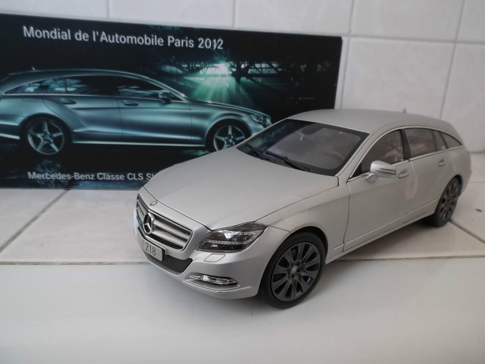 1:18 Norev Mercedes Benz MB CLS Shooting Brake X218 Autoshow Paris 1 of 218 NEW 1:18 Norev Mercedes Benz MB CLS Shooting Brake X218 Autoshow Paris 1 of 218 NEW