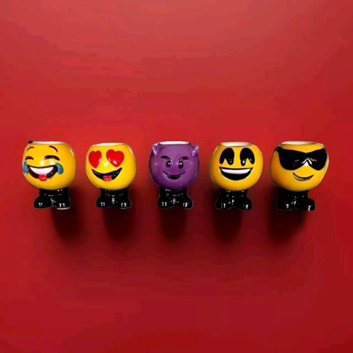 Emoji Schnapsgläser Set - Menge 5 lustige Gesichter 3 Unzen Barware Party Sammlerstücke - Bild 2 von 9