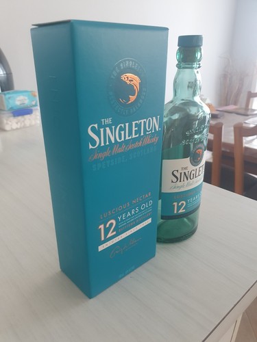 The Singleton Single Malt Scotch Whiskey Empty Bottle & Singleton Box EX-COND - Picture 7 of 14