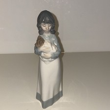 NAO/LLADRO FIGURINE "GIRL HOLDING A PUPPY DOG." EXCELLENT CONDITION..1990 spain