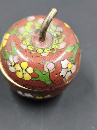 Vintage Cloisonné Small Apple Shaped Trinket Box Flowers, 1" X 1" - Picture 4 of 12