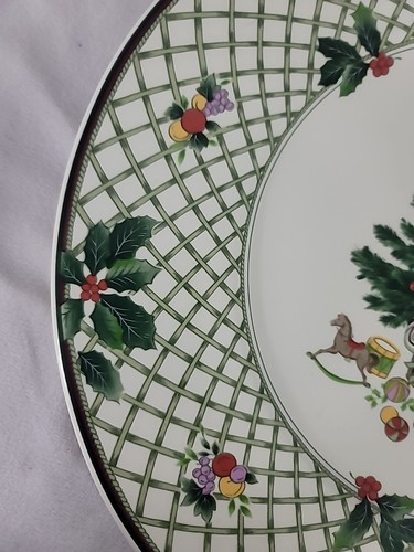 Mikasa Christmas Story Heritage 12-3/4" Serving Platter Plate - EUC - FREE SHIP - Picture 4 of 6