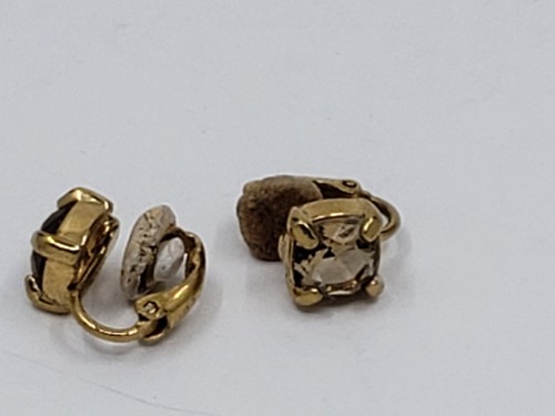 VINTAGE SIGNED SWAROVSKI FAUX TOPAZ CRYSTAL CLIP-ON EARRINGS ~ 3/8" - Picture 19 of 23