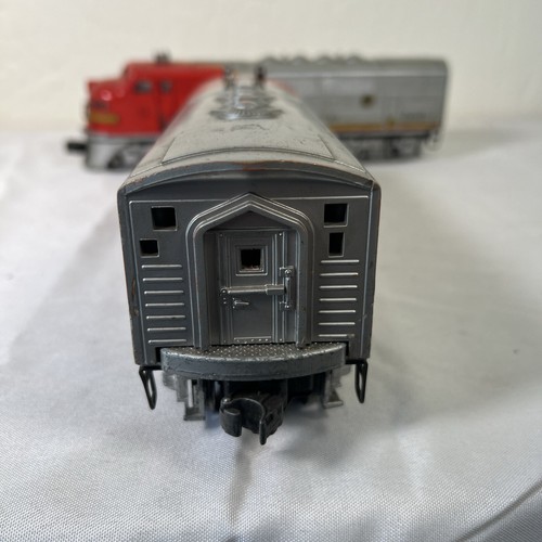 VTG Lionel #2343 Sante Fe Diesel Locomotive Set of 2 Postwar - Picture 5 of 14