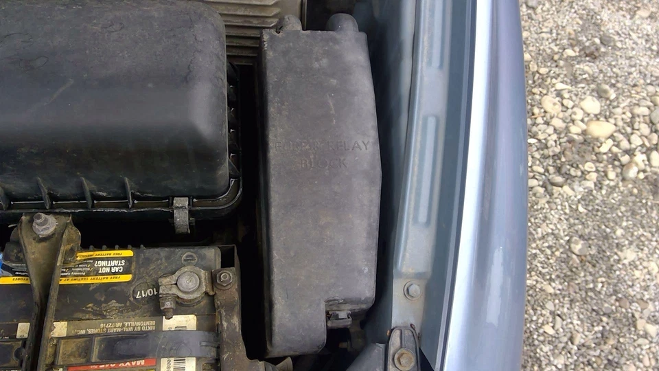 Engine Fuse Box KIA SEDONA 06 07 08 09 10 Foto 2 de 4