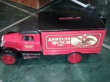 ERTL ANHEUSER BUSCH 1931 HAWKEYE DIE CAST BANK 2710