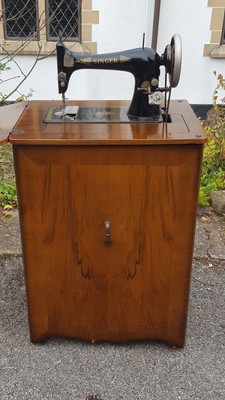 A Rare Beautiful Antique Singer Sewing Machine Circa 1900 In Singer Sewing Machine Circa 1900