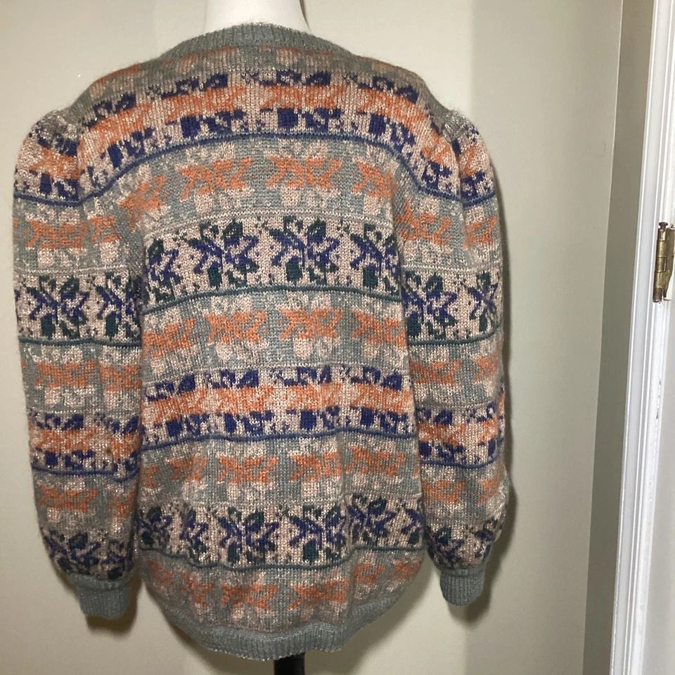 Cardigã suéter antigo Escada by SRB 70% mohair infantil tamanho 40 verde oliva ouro nórdico - Imagem 4 de 4