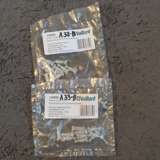 Vaillant Securing Fasteners 132925 X2  + 080387 Couple BNIB. Ref B15