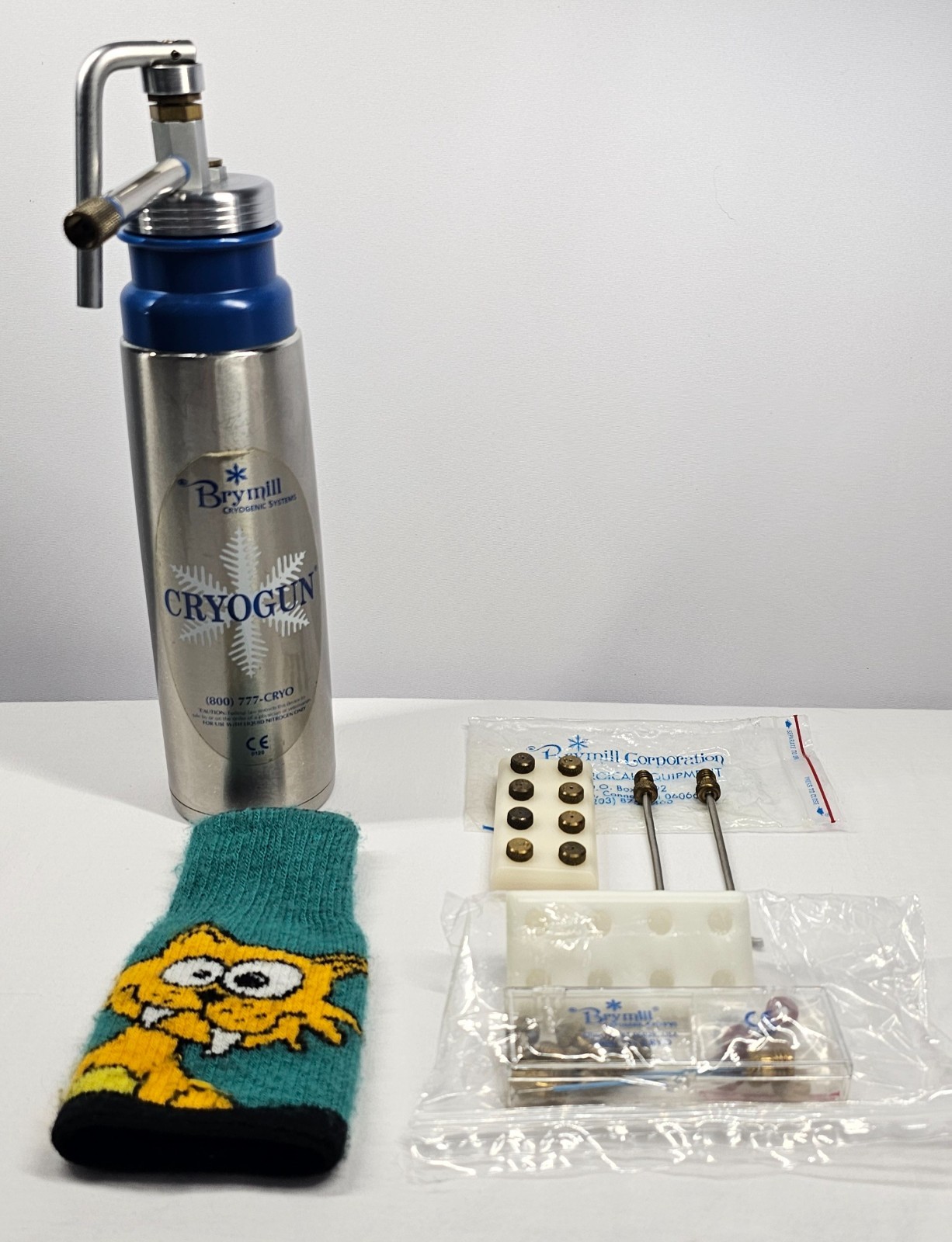 Brymill Cryogun 16oz with crysurgical equipment