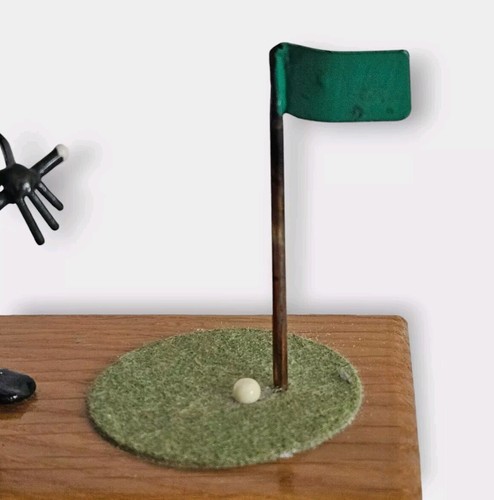 Statuina/scultura vintage pulci di sabbia legno e metallo 'Povero sport' golfista infelice - Foto 5 di 9