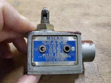 Honeywell Micro Switch BZE-2RQ9 Roller Limit Switch, NO/NC Snap Action, Tested