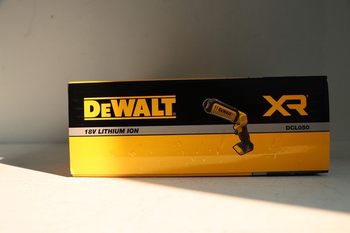 DEWDCL050 - DEWALT DCL050 18-Volt MAX Handheld Area Light Tool Only - Picture 5 of 11