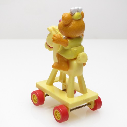 FOZZIE - MUPPET BABIES - VINTAGE 1986 MCDONALD'S HAPPY MEAL TOY - Picture 2 of 2