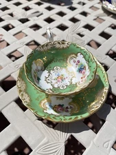 Minton c.1912-50 ' Teacup & Saucer Globe Wreath England