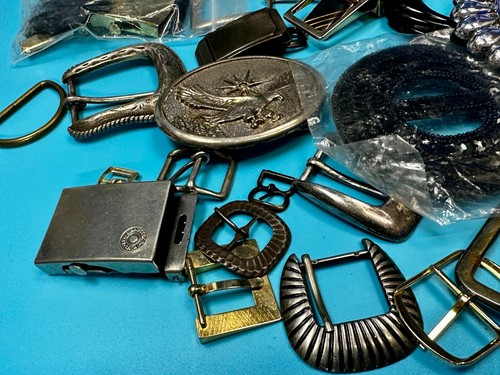 30 Vintage & Modern Belt Buckles - Lot, Grab Bag - Resale / Gifts! - Picture 3 of 12
