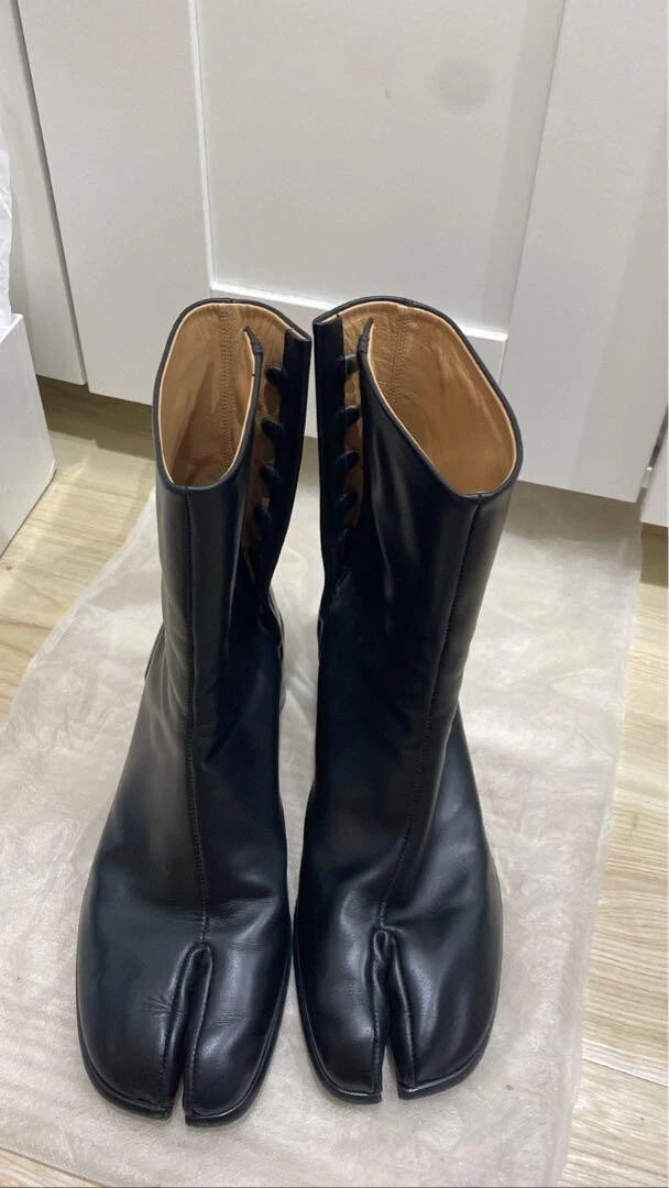 Maison margiela hotsell tabi boots used