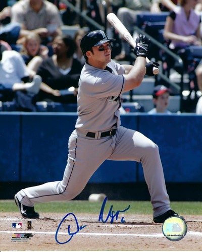 FLORIDA MARLINS DAN UGGLA SIGNED 8x10 PHOTO