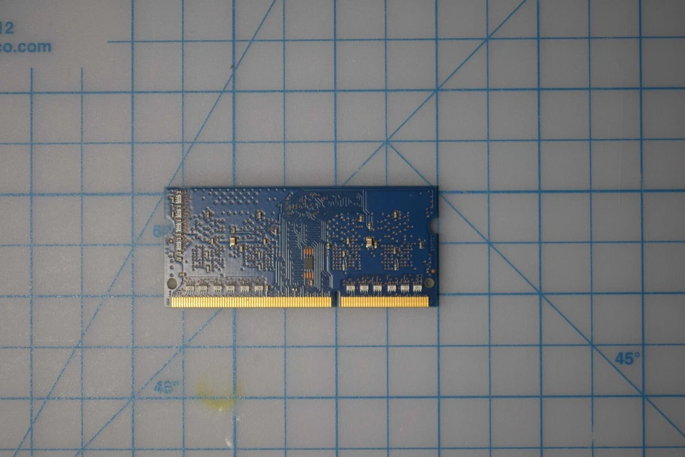 HYNIX Memory 2GB DDR3 1600MHz PC3-12800 non-ECC Single Grade A HMT425S6CFR6A-PB - Image 2 of 2