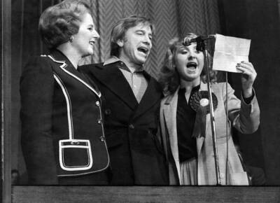 Mrs Margaret Thatcher with Vince Hill and Lulu 1979 Old Photo
