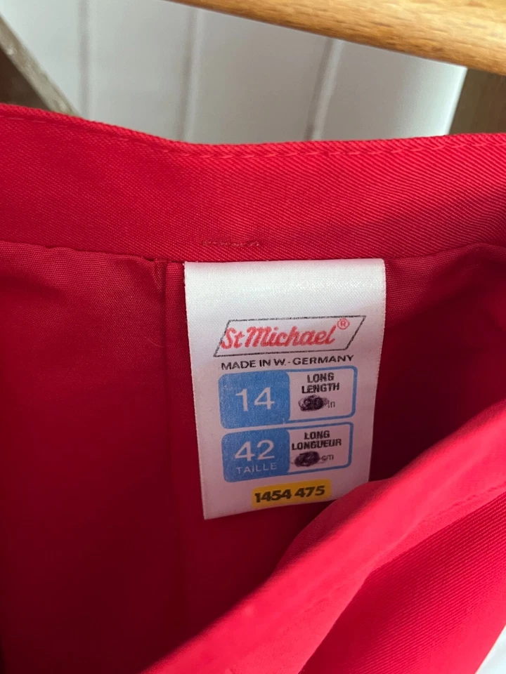 Bold Red Pleated Skirt | Classic A-line Style | Mid-Length | Charity Sale - Image 3 of 4