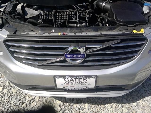 Used Upper Grille fits: 2017 Volvo XC60 upper T5 w/o adaptive cruise Upper Grade