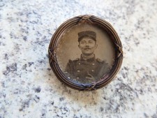 BELLE  BROCHE PORTE-PHOTO PORTRAIT  SOLDAT 
