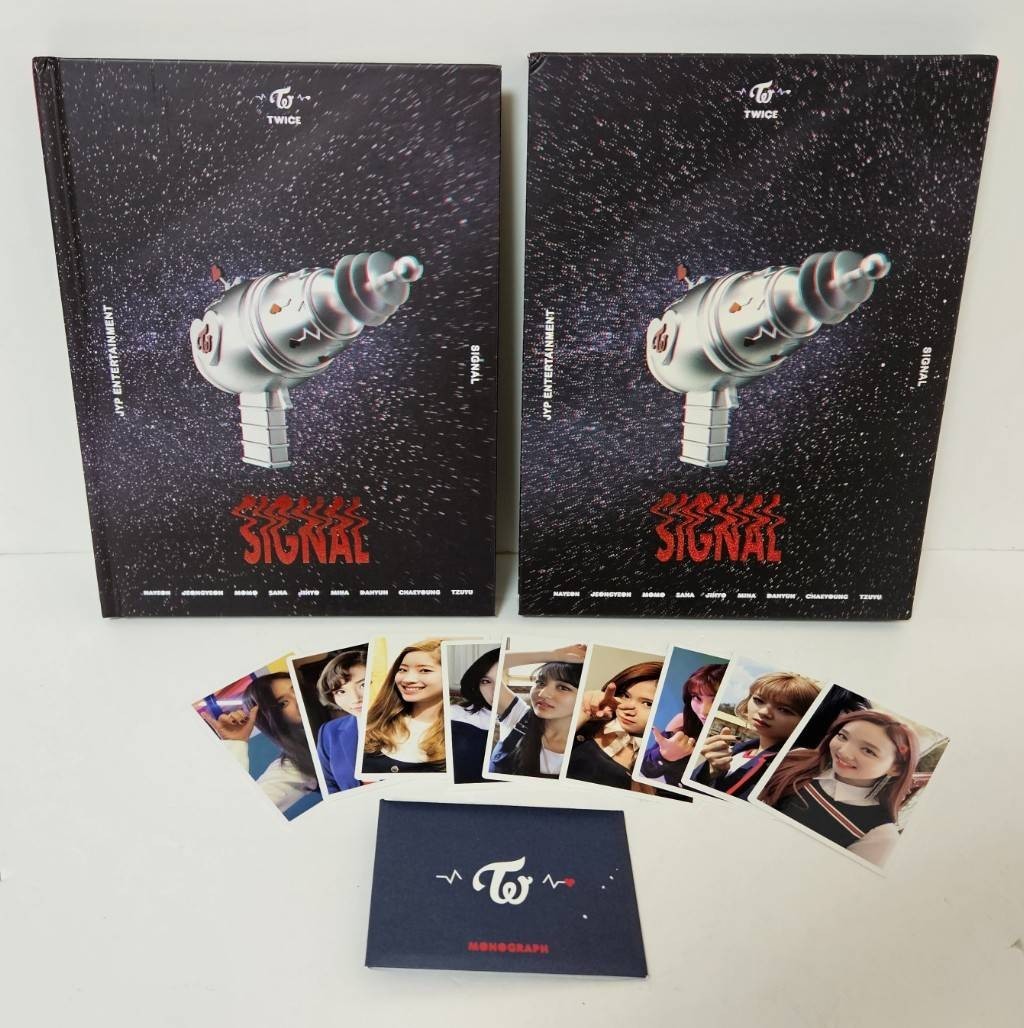 TWICE SIGNAL monograph トレカ付き TWICE The Signal monograph Photo book Photo with Trading