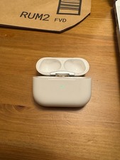 Genuine Apple AirPods Pro 2nd Gen Charging Case Only A2700 Lightning MagSafe
