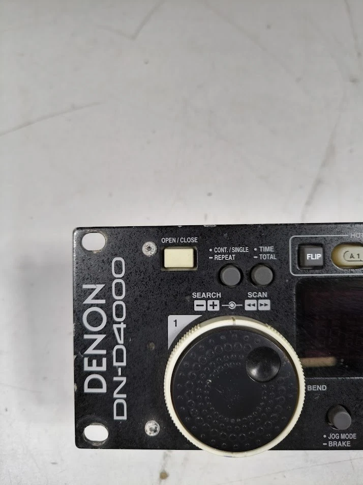 Denon DN-D4000 Dual CD Player - Schaltet Ein, Ungetestete Knöpfe - Bild 2 von 4