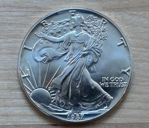 1987 Uncirculated American Silver Eagle 1 Oz .999 Fine Silver