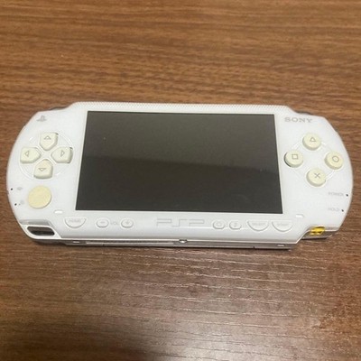 Console Sony PSP Value Pack Blanche Céramique + Memory Stick Duo 2 Go