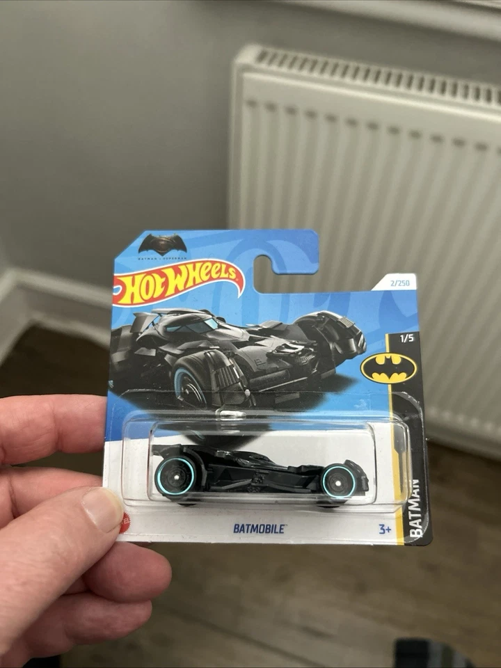 Hot Wheels Batman Batmobile Bundle From 2014-2024 16 Cars In Total - Image 3 of 4