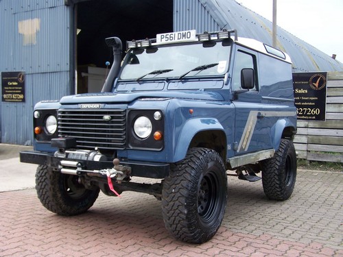 LAND ROVER 90 DEFENDER 300TDi WITH ALL THE TOYS, BIG WHEELS, LOOKS THE BUSINESS - Picture 3 of 11