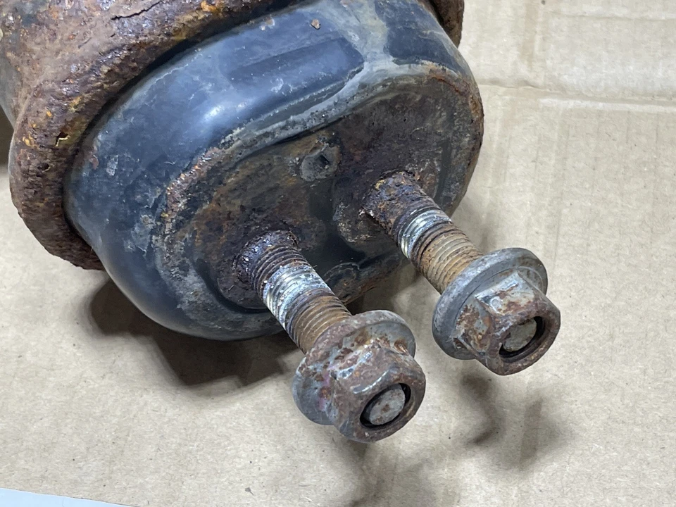 Front Engine Mount Left/Right 2009-2012 Lexus LS460 OEM 1236138270 12361-38270 - Image 4 of 4