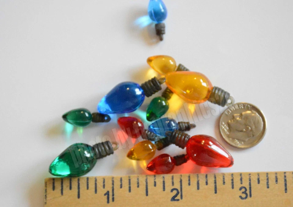 Old Fashion Lights / Christmas Collection / Buttons Galore Holiday Light Bulb - Image 3 of 3