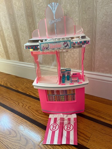 MATTEL 1995 BARBIE 14618 MOVIE THEATRE SCREEN & SNACK BAR