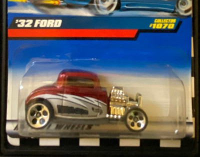 1/64 FORD 1932 HOT ROD FRANKIES GARAGE HOT WHEELS 1999 #1070