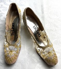 1960s DeLISO "Debs" 7.5 AA Sheer Mesh Gold Silver Embroidered PUMPS HEELS