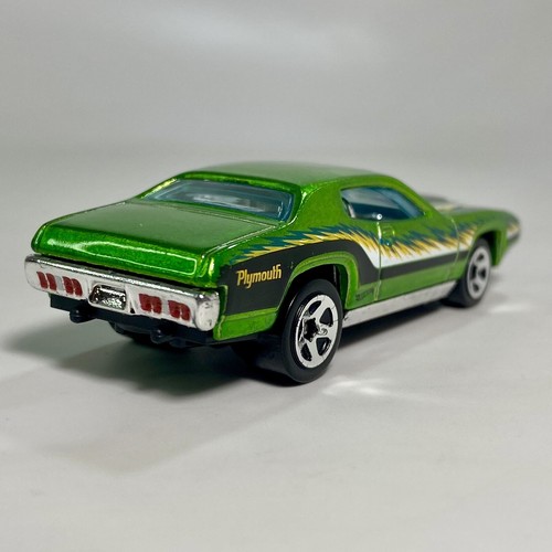 '71 Plymouth GTX Spectraflame Green 1:64 Diecast Diorama Model Car Ultra Hots #5 - Picture 6 of 12