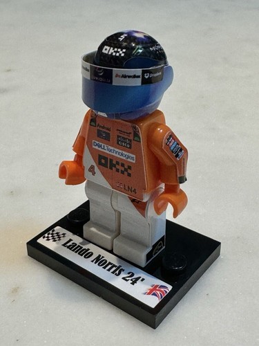 F1 Minifigure DeLux Lando Norris WINNER GP Singapore 2024 McLaren - Picture 4 of 5
