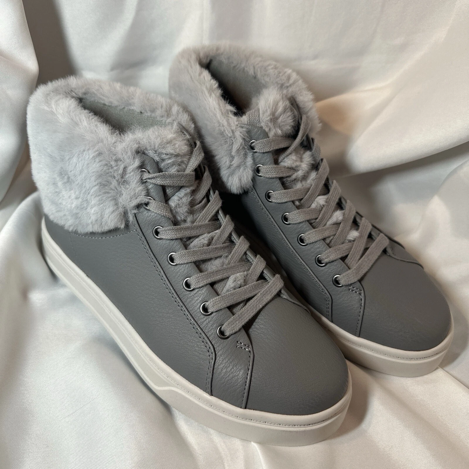 NUOVI stivali da ginnastica alti Koolaburra by UGG Sundell Fuzzy Chukka grigi taglia 8